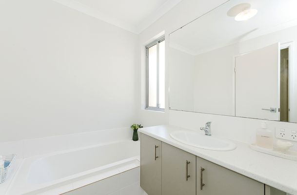 18 Yandal Way, Golden Bay