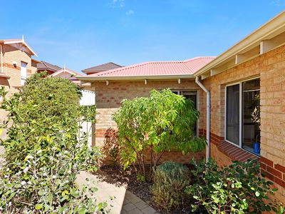 2 / 12 Hazel Avenue, Woodlands