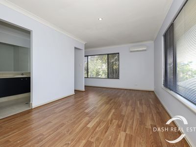 24 Taylor Way, Hillarys