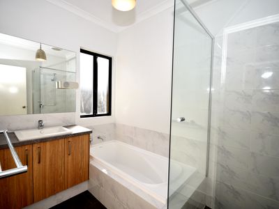 2 Arrino Road, Midvale