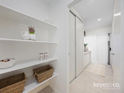 4 Enright Street, Mysterton