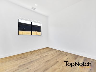 5 Spire Crescent, Beveridge