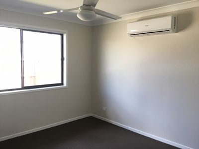 1 / 5 Corack Avenue, Cambooya