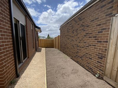 1 Shanti Circuit, Werribee