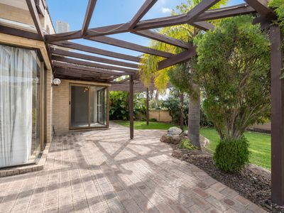 5 Lakeside Road, Churchlands