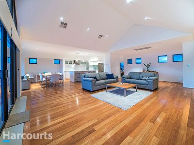 33 Trumpeter Parade, Yanchep