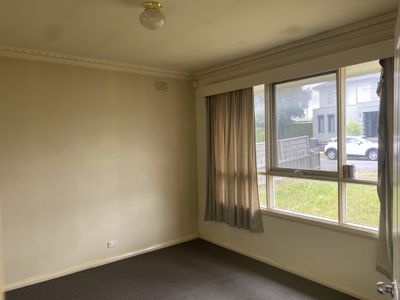1 Bellevue Avenue, Burwood East
