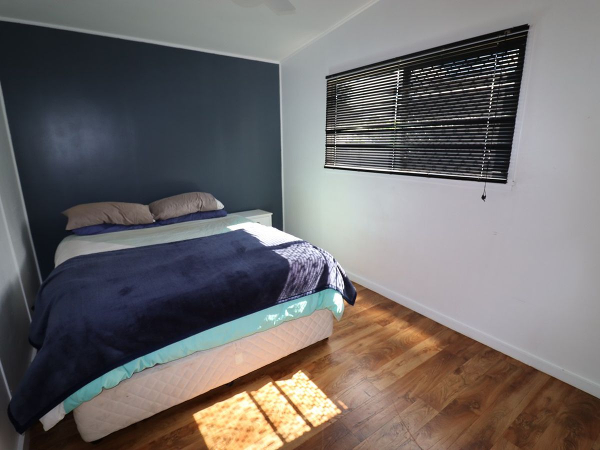 36 Planet Avenue, Atherton