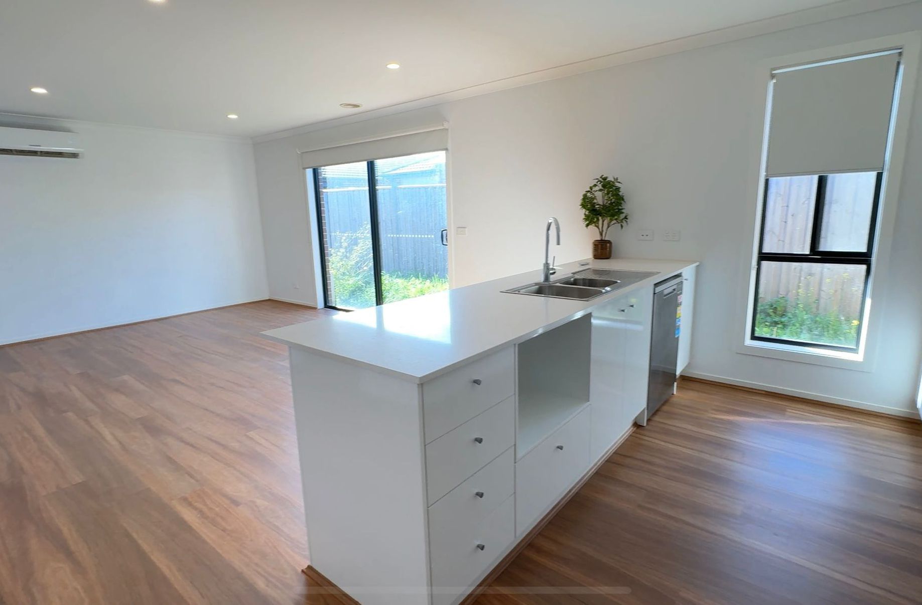 14 Yard St, Mambourin