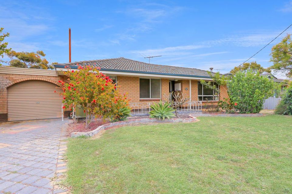 24 Hawker Street , Safety Bay
