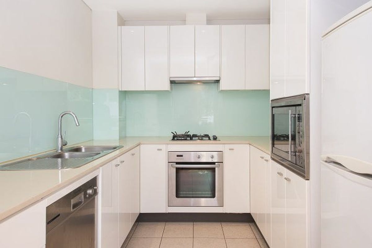 114 / 3  Stromboli Strait , Wentworth Point