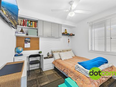 4 Darling Street, Abbotsbury
