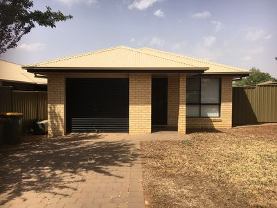 8B Thornett Place, Dubbo