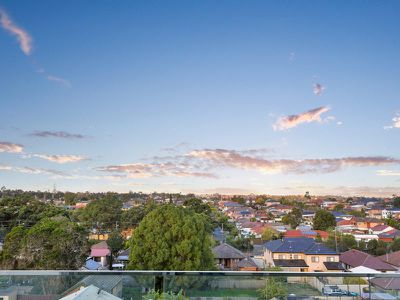 501 / 27 Percy Street, Bankstown