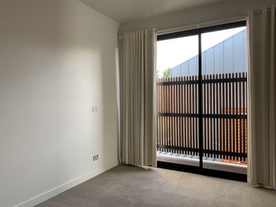 2 / 318 Cotham Road, Kew