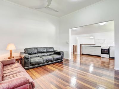 27 Meyer Ave, Wangan