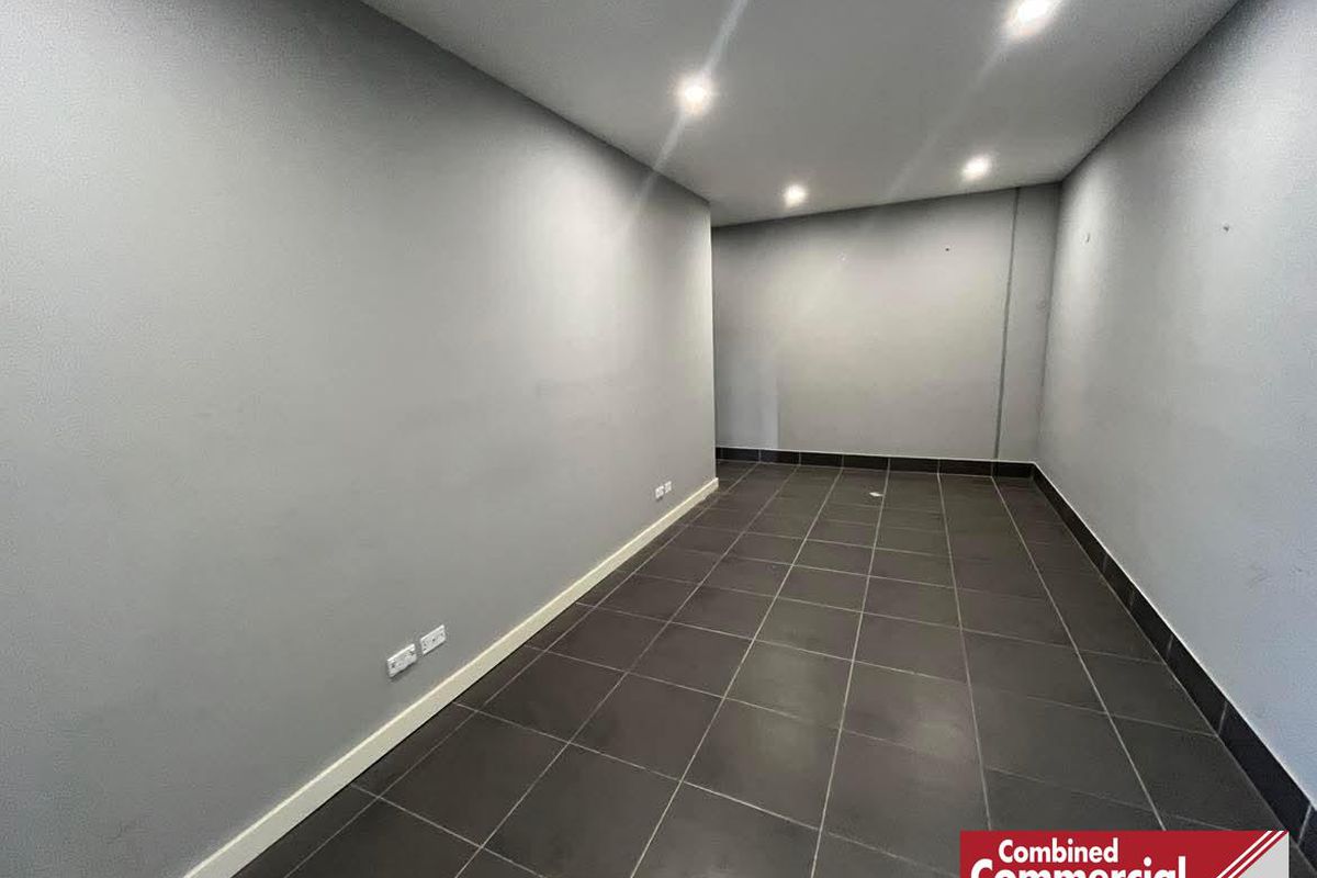 2 / 22 Saggart Field Road, Minto