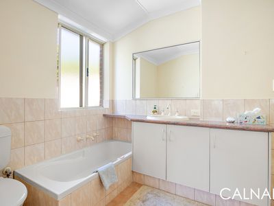 2A  Leeton Close , Halls Head