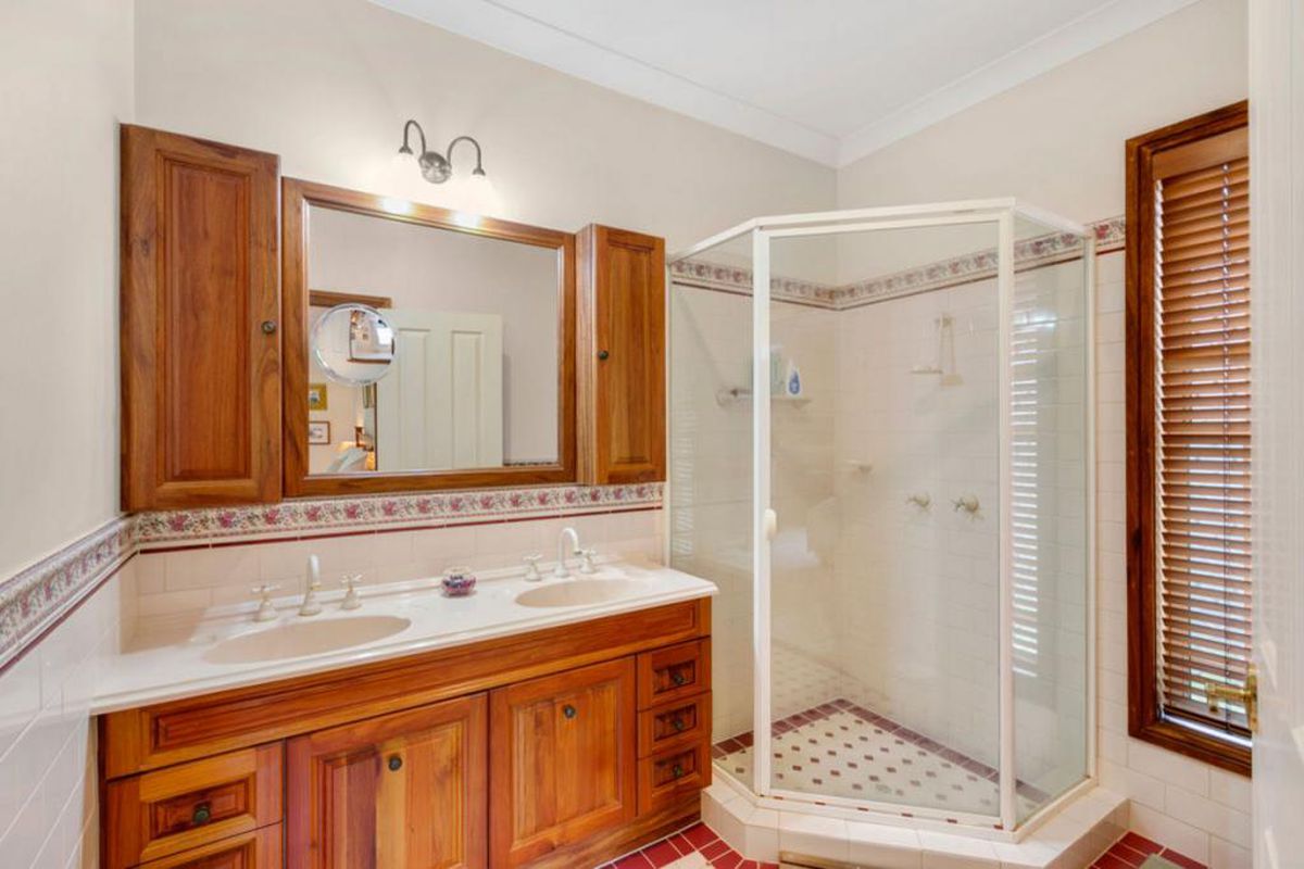 35 Nerang River Drive, Nerang
