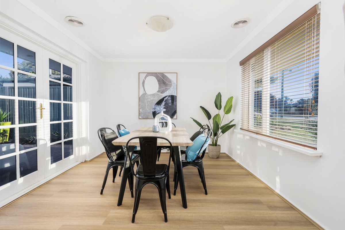 33 Riga Crescent, Willetton