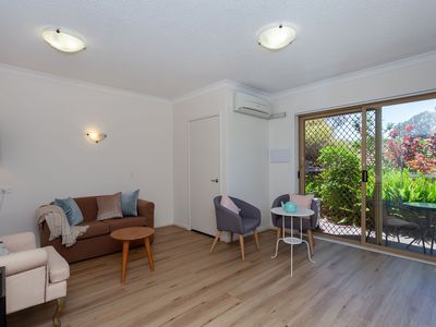 33 / 49 Arnisdale Road, Duncraig