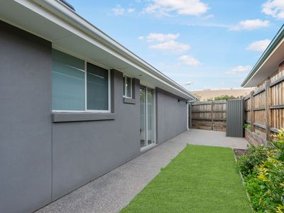 1 / 8 Pike Place, Bacchus Marsh
