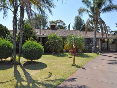 9 Compton Court, Hannans