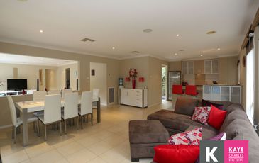18 Fallingwater, Pakenham