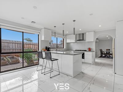 4 / 10 Lang Road, Mount Waverley