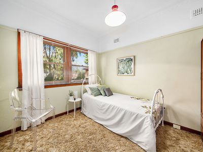 2 Beaumaris Crescent, Mortdale