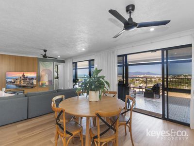 10 Balmoral Drive, Castle Hill