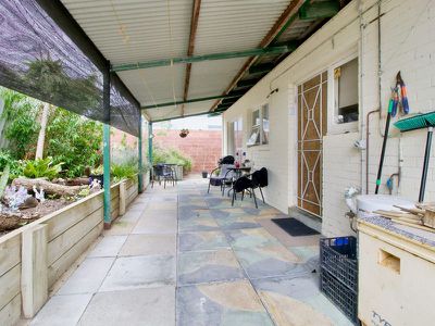 18 Liverpool Street , Shoalwater