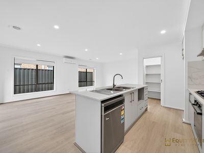 391 Maracana Avenue, Manor Lakes