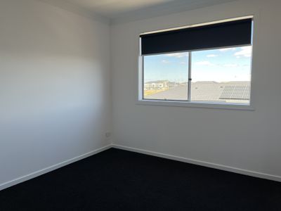 5 Rayer Walk, Tarneit