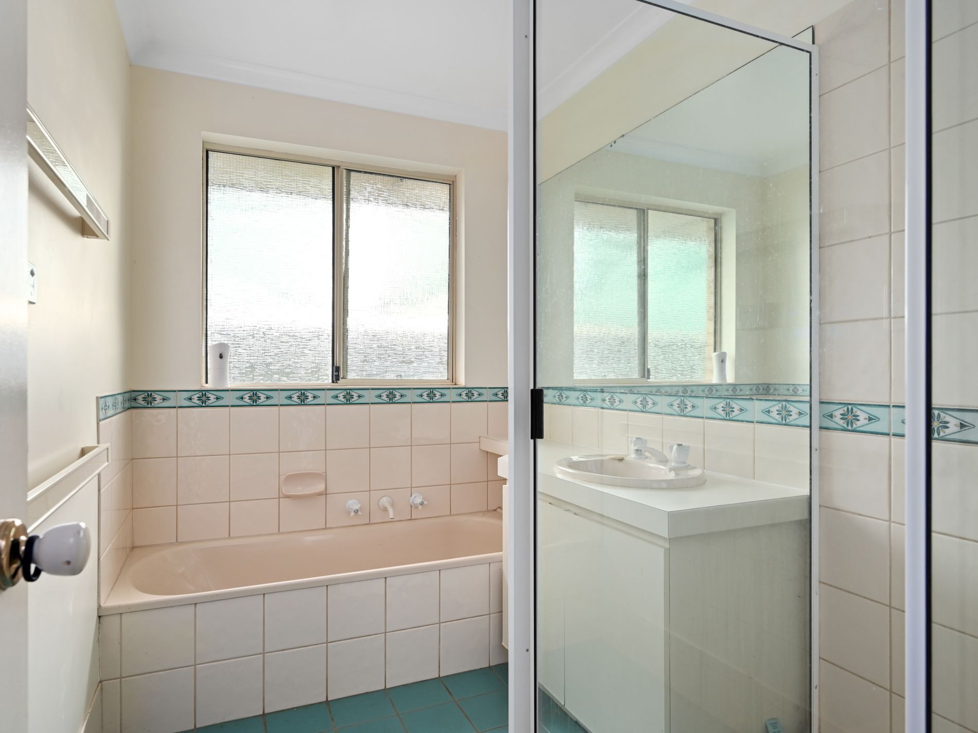 23 Hefron Circle, Somerville