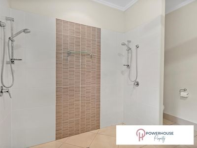 11 Gates Close, Edmonton