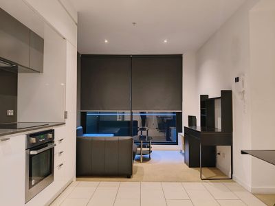 1018 / 555 Swanston Street, Carlton