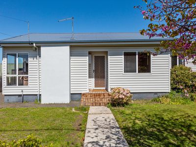 18 Cook Crescent, Mayfield