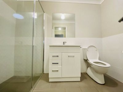 2 / 12 Lilydale Terrace, Dubbo