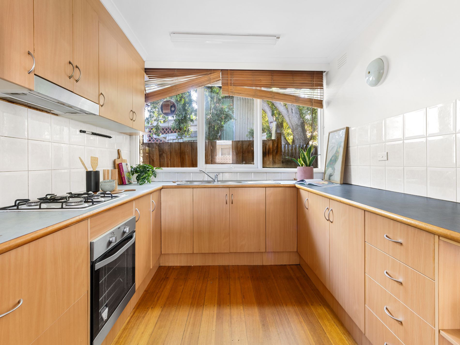 8/204 Ballarat Road, Footscray