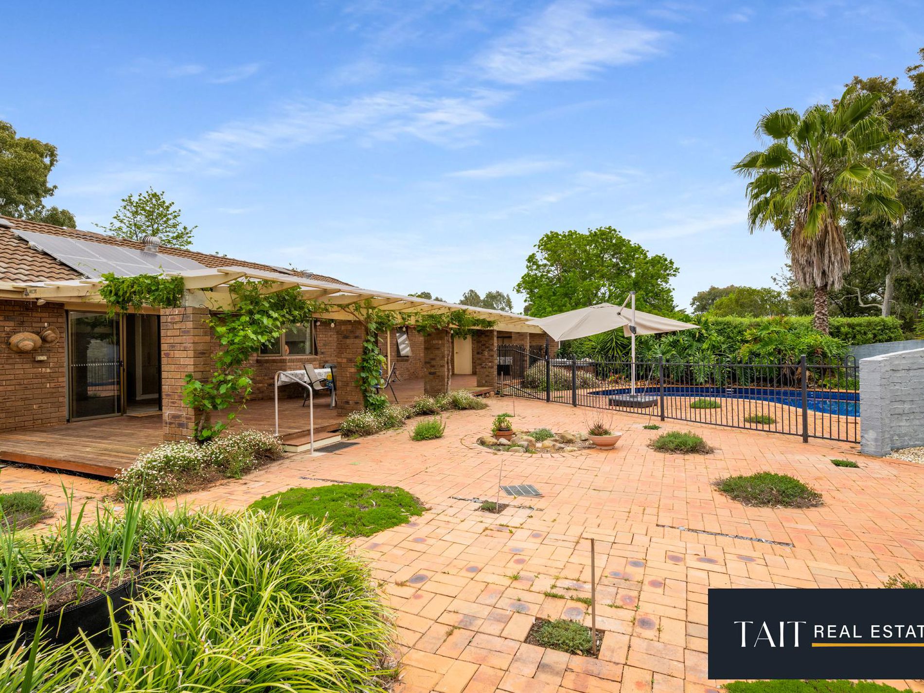 65 Waldara Drive, Waldara