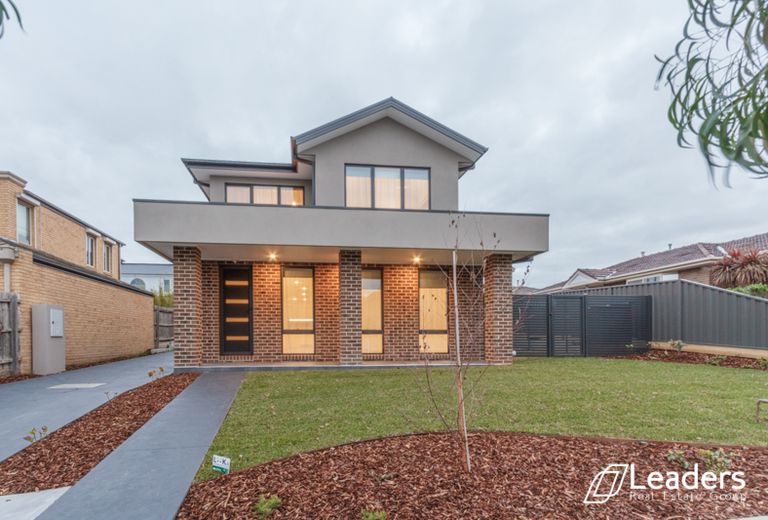 1 / 5 BRUCE STREET, Mount Waverley