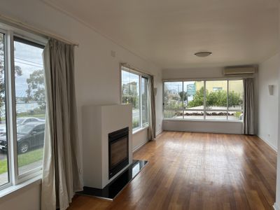 1/17 The Esplanade, Geelong