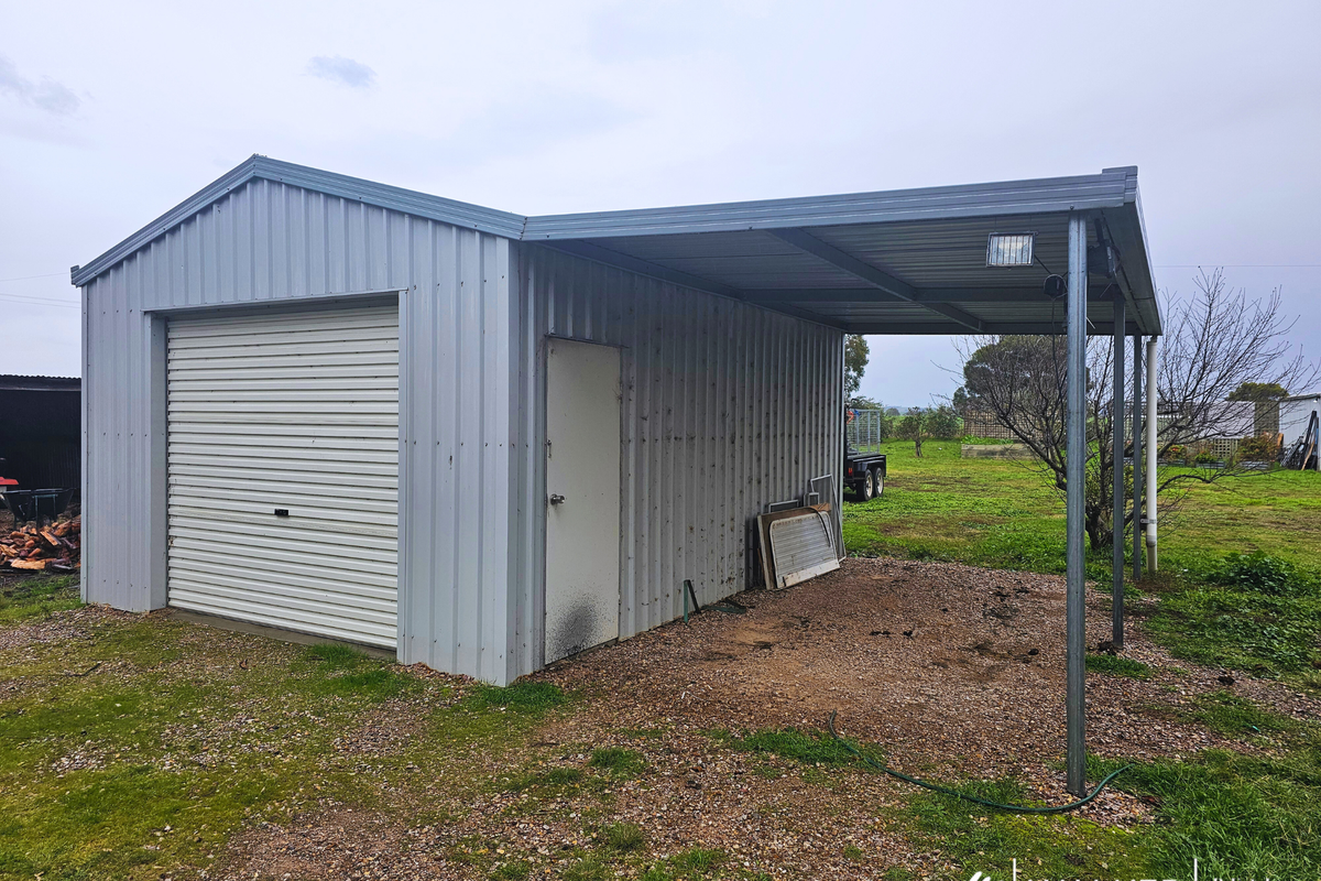 1503 Corop-Wanalta Road, Corop