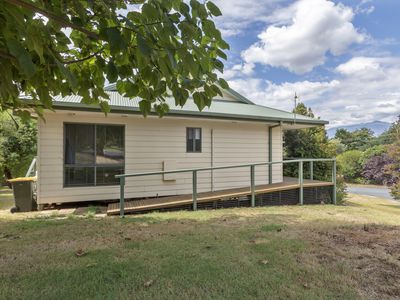 6 Charles Street, Tawonga