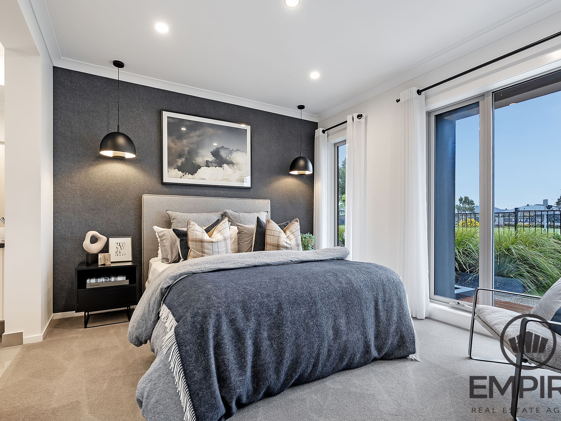 47 Centenary Boulevard, Officer South