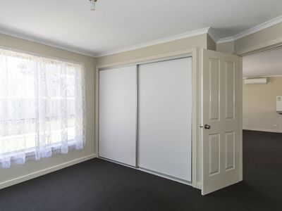 2 / 26 Philip Street, Horsham
