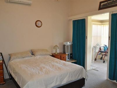 2 Queen Street, Forbes