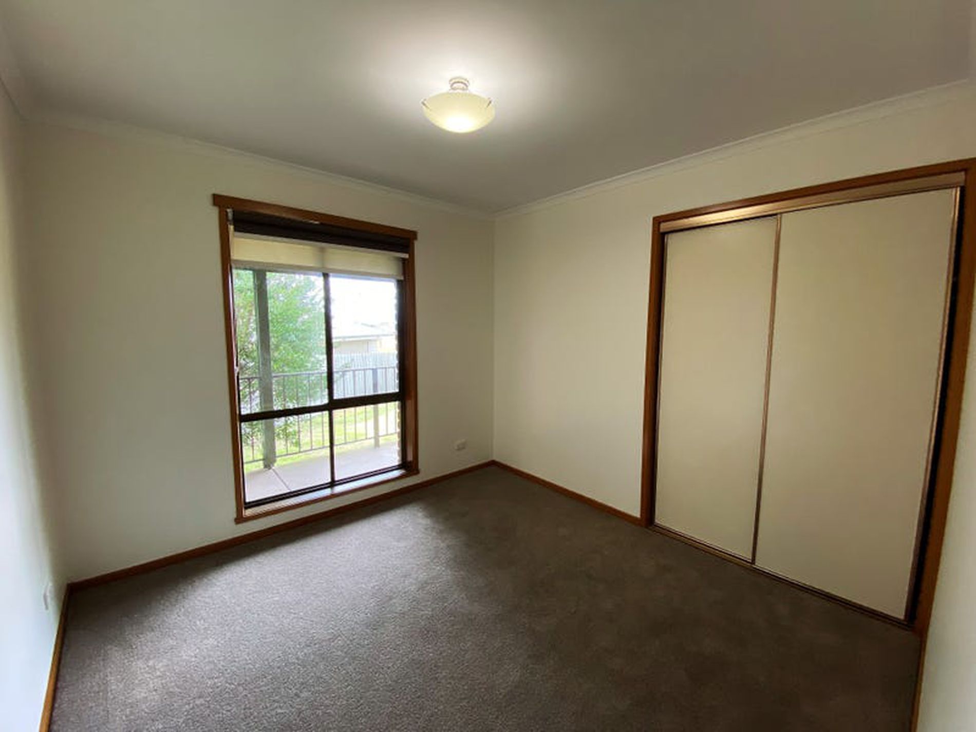 4 Royal Crescent, Hamlyn Heights