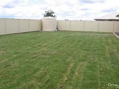 11 William Farrer Drive, Dubbo